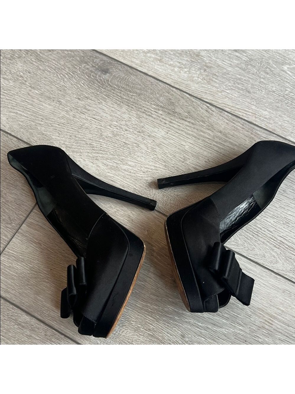 Fendi Black Deco Bow Satin Peep-Toe holiday designer high Heels size 38/7 - Picture 4 of 9